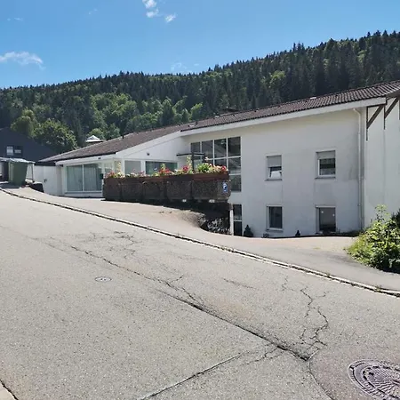 Familien Luxus Ferienwohnung Mit Balkon Apartmán